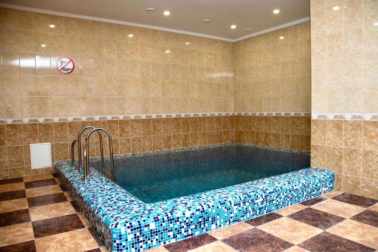 Hotel Вілія à Lomacineţi Extérieur photo