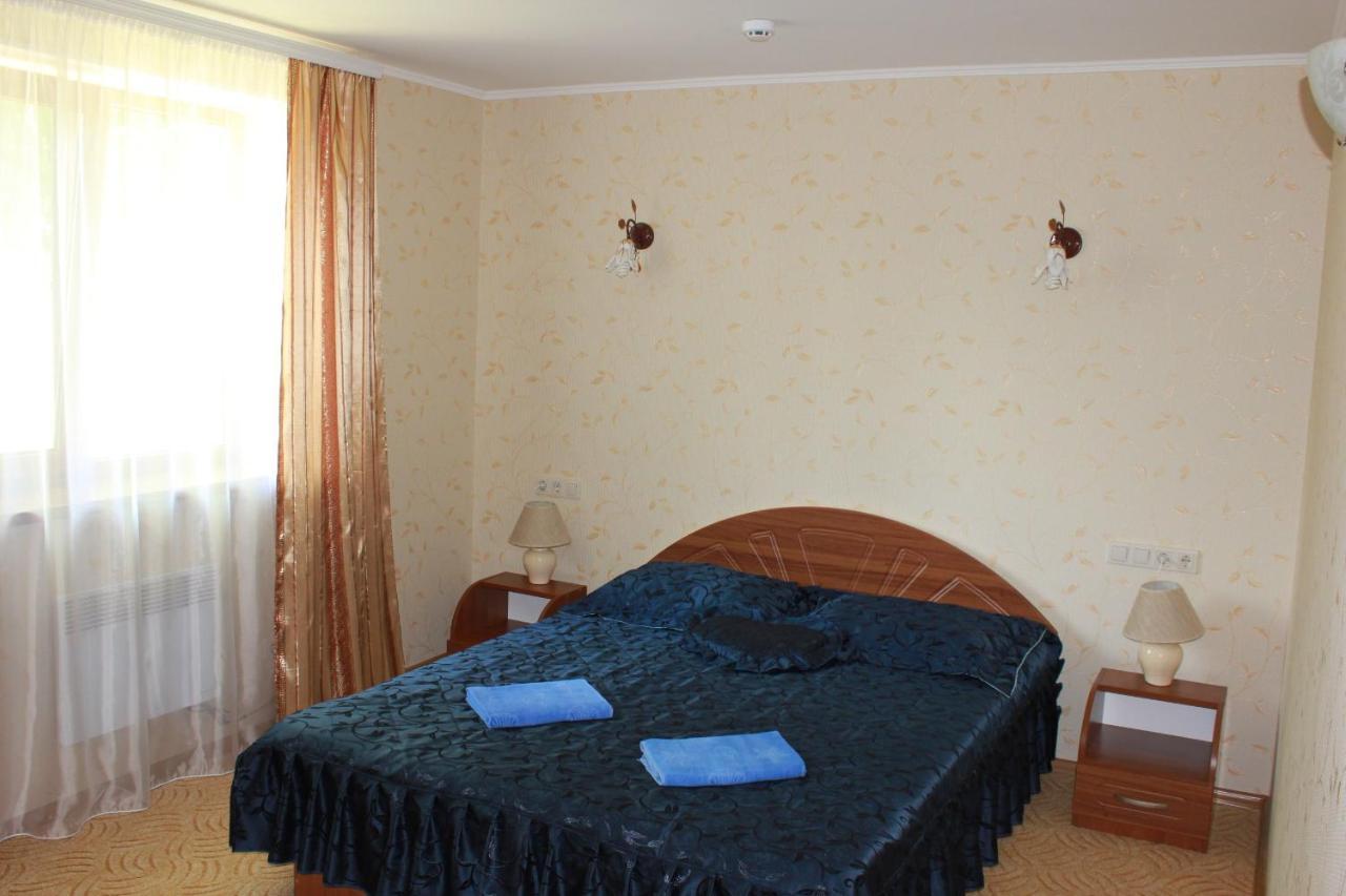 Hotel Вілія à Lomacineţi Extérieur photo