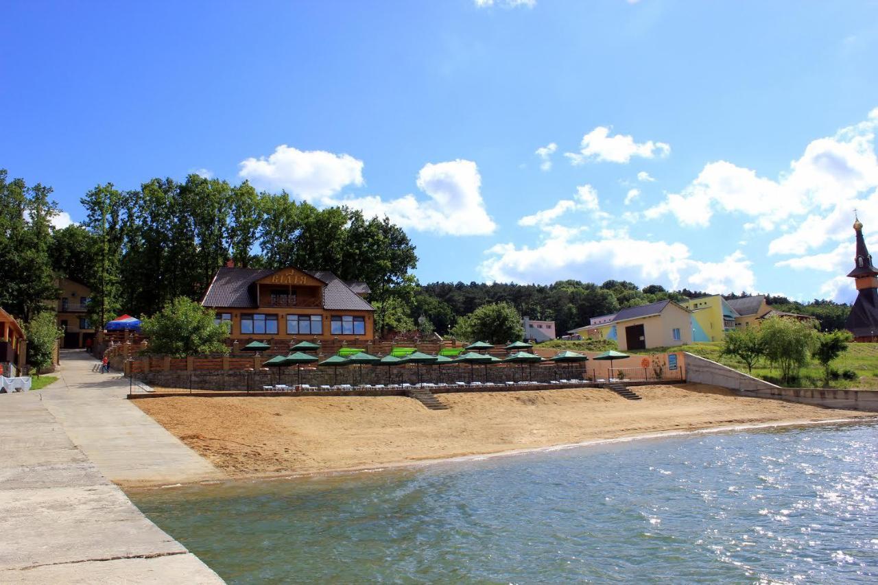 Hotel Вілія à Lomacineţi Extérieur photo